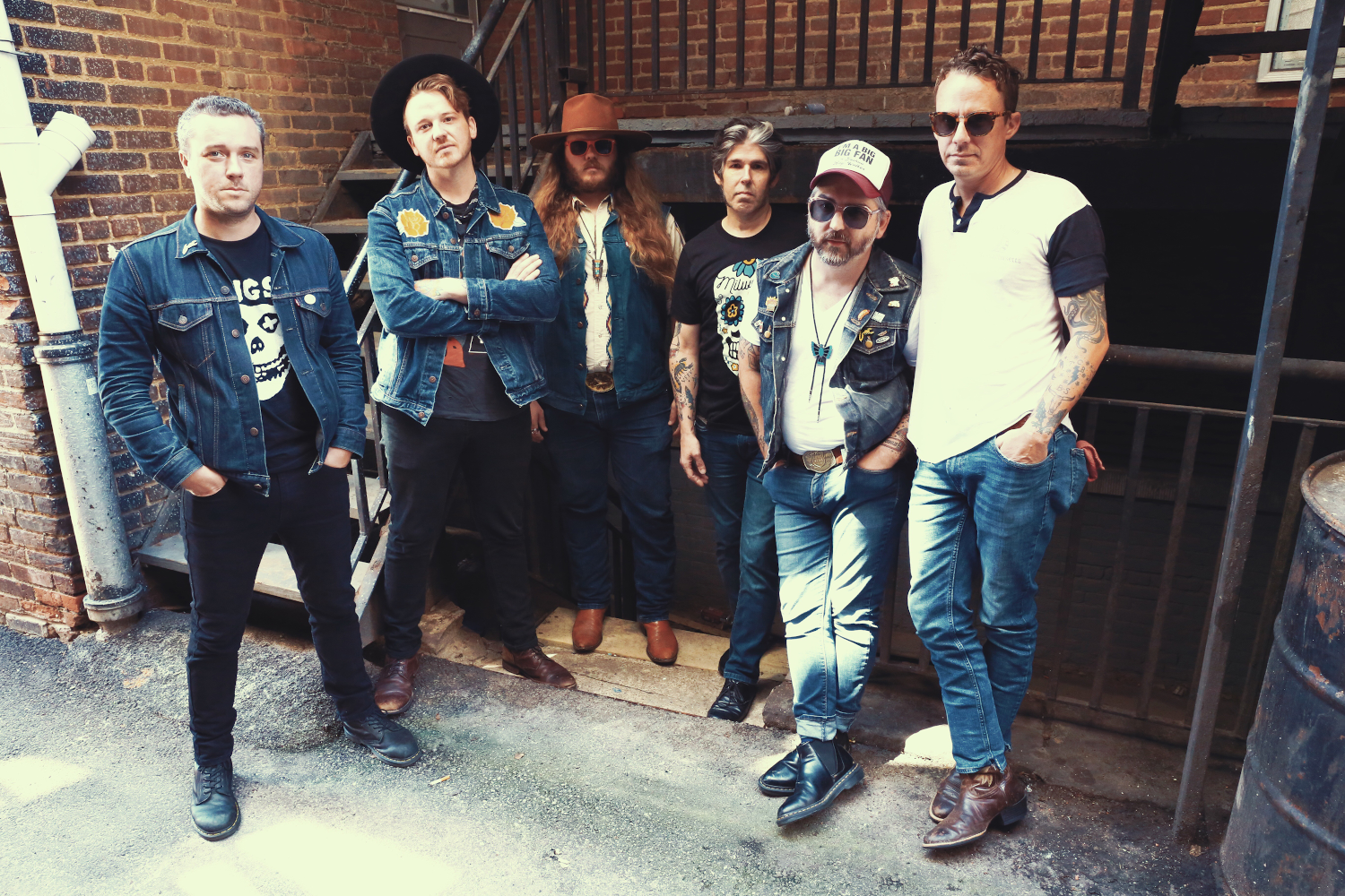 Vandoliers with "Forever" to Europe for the first time this summer